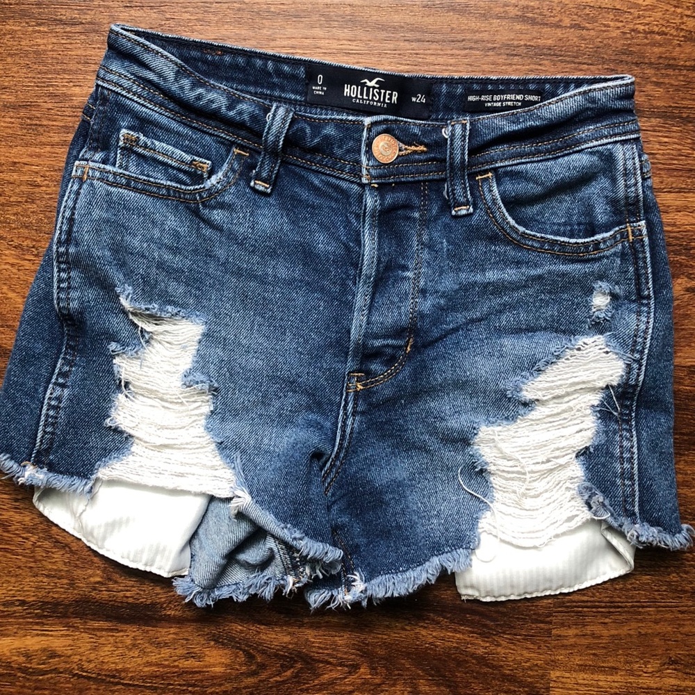 High-wasted Denim Shorts